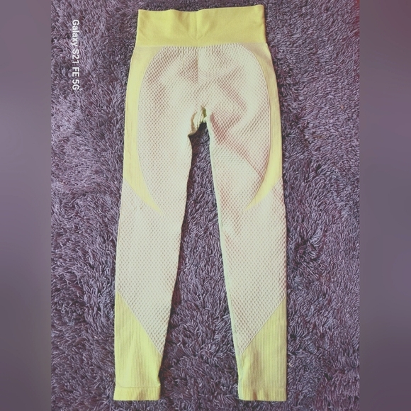 2 for $20 yoga pants - Picture 4 of 4